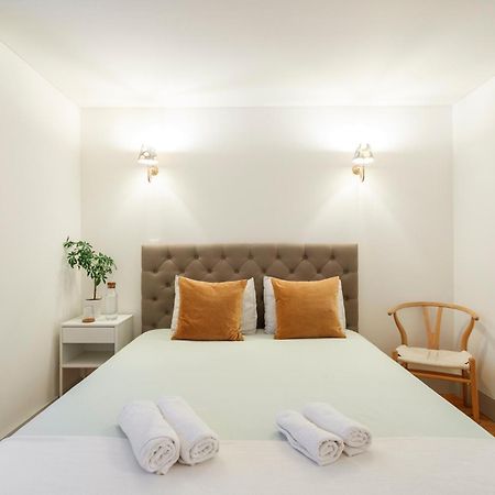 Double Room With Private Wc In Shared House In Downtown Lisbon Luaran gambar